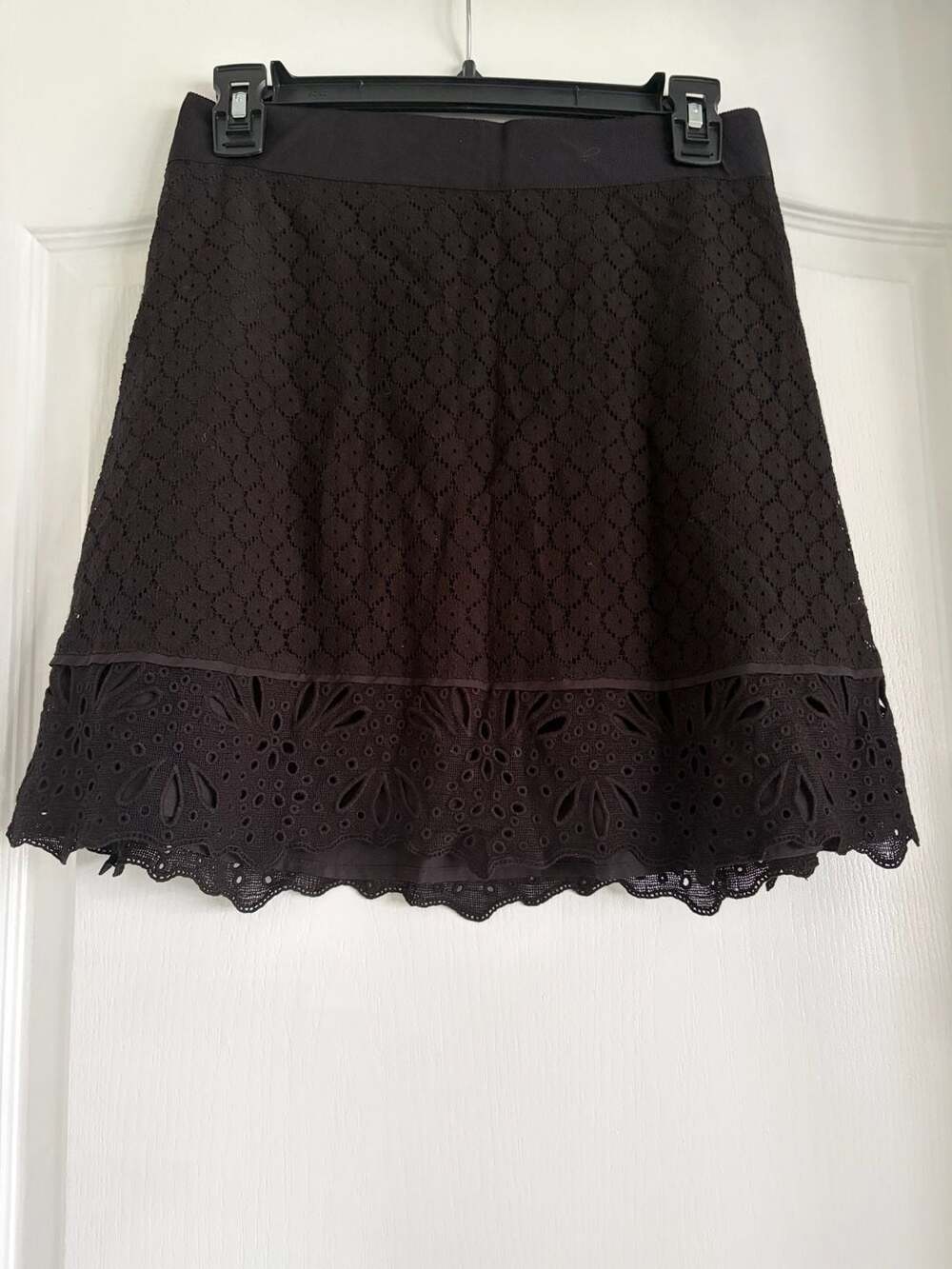 Loft Petites Black Eyelet Lace Scallop Hem Mini Skirt Size 2P